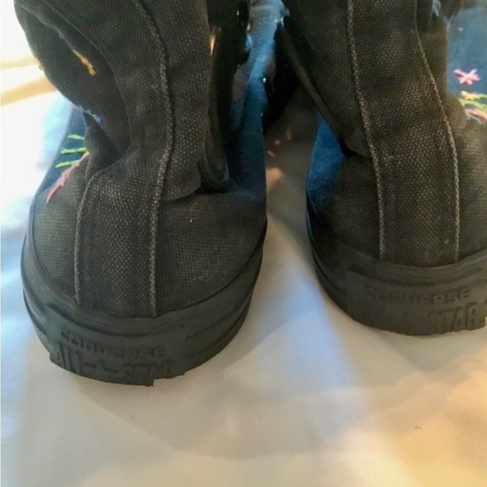 Converse Women’s Embroidered High-Top Sneakers Size 10 - Picture 4 of 5